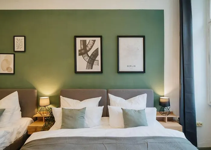 New 130M², Lounge Room, Im Herzen Berlins