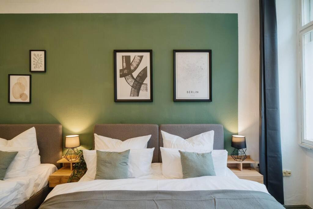 Apartment New 130m², Lounge Room, Im Herzen Berlins