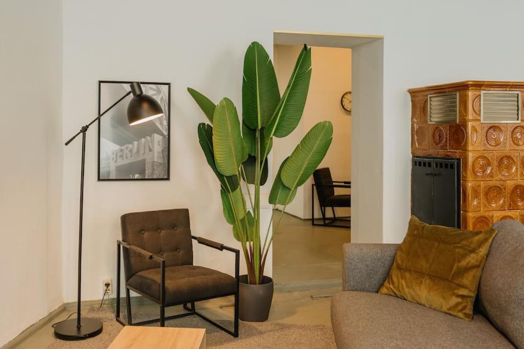 Apartment New 130m², Lounge Room, Im Herzen Berlins
